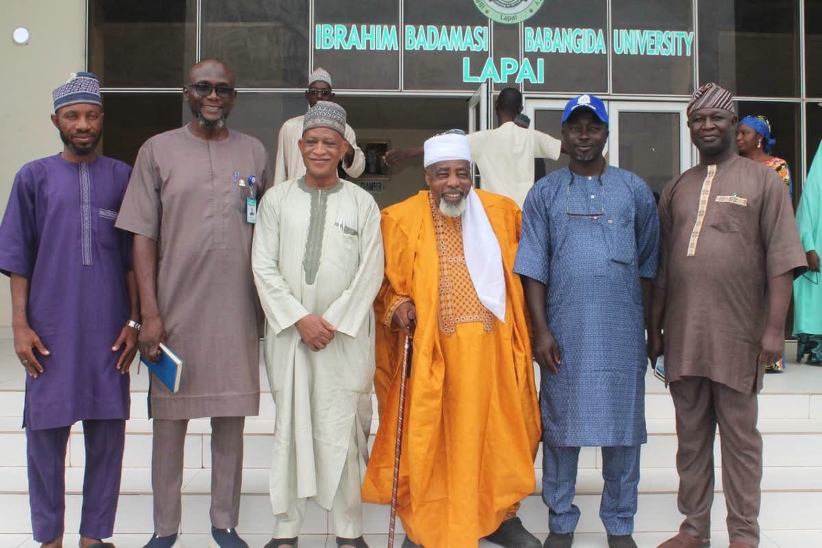 Pro-Chancellor meets with Management and Union Leaderships